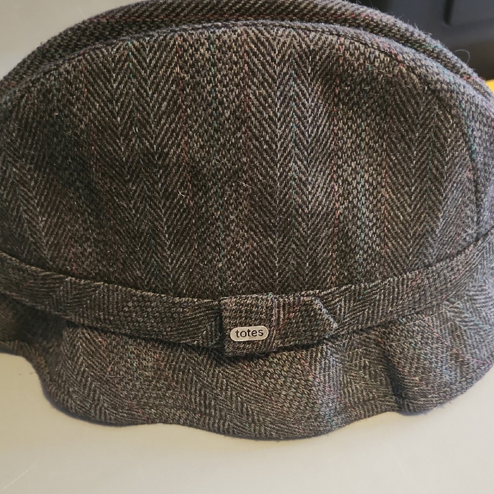 Totes Brown Tweed Hat